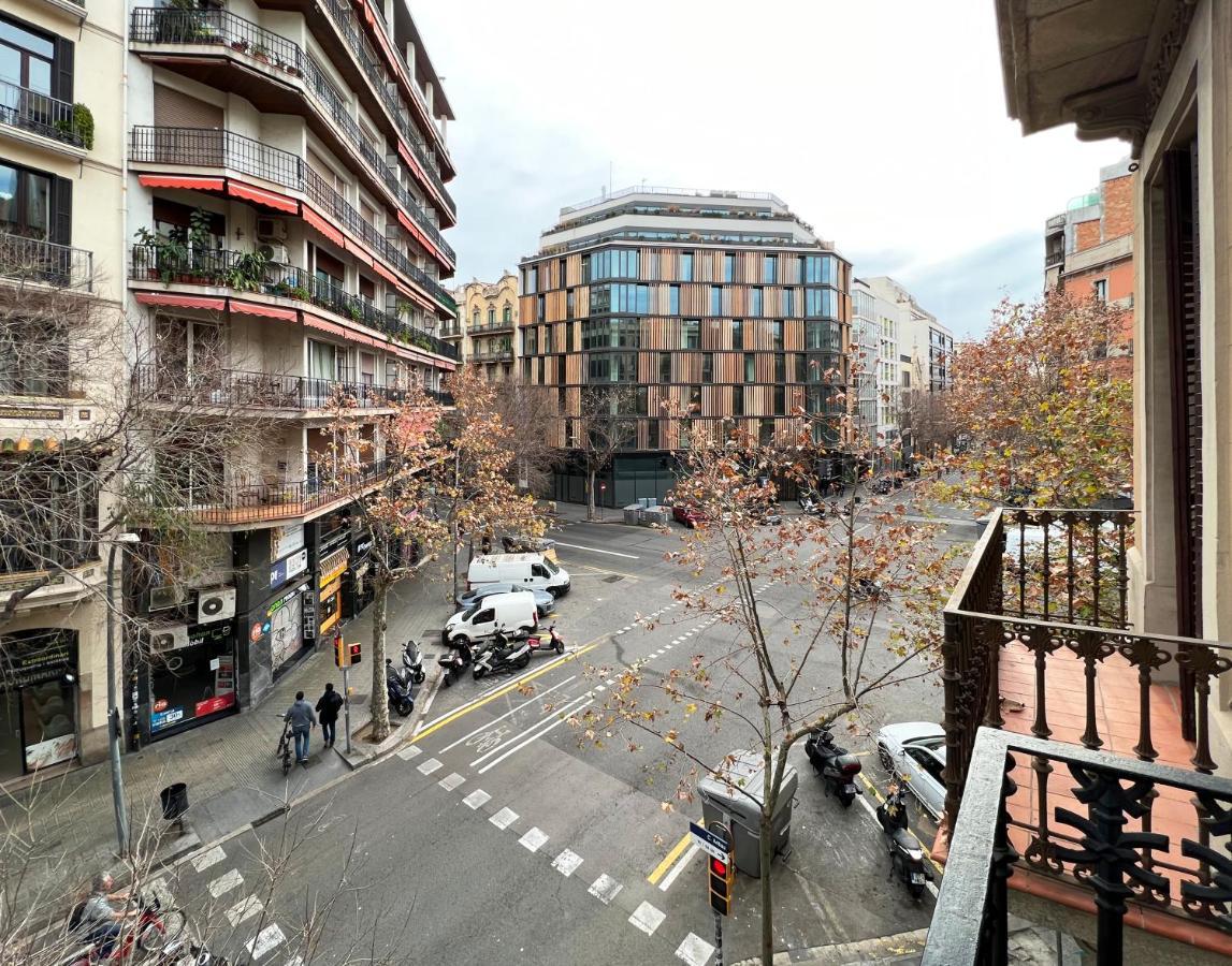 Lolita Bcn Apartment En El Eixample Barcelona Luaran gambar