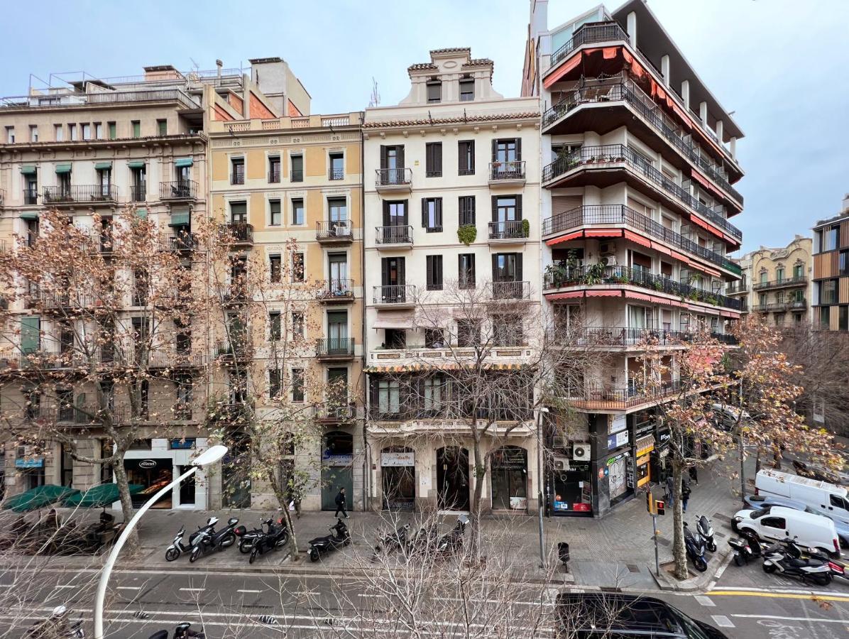 Lolita Bcn Apartment En El Eixample Barcelona Luaran gambar